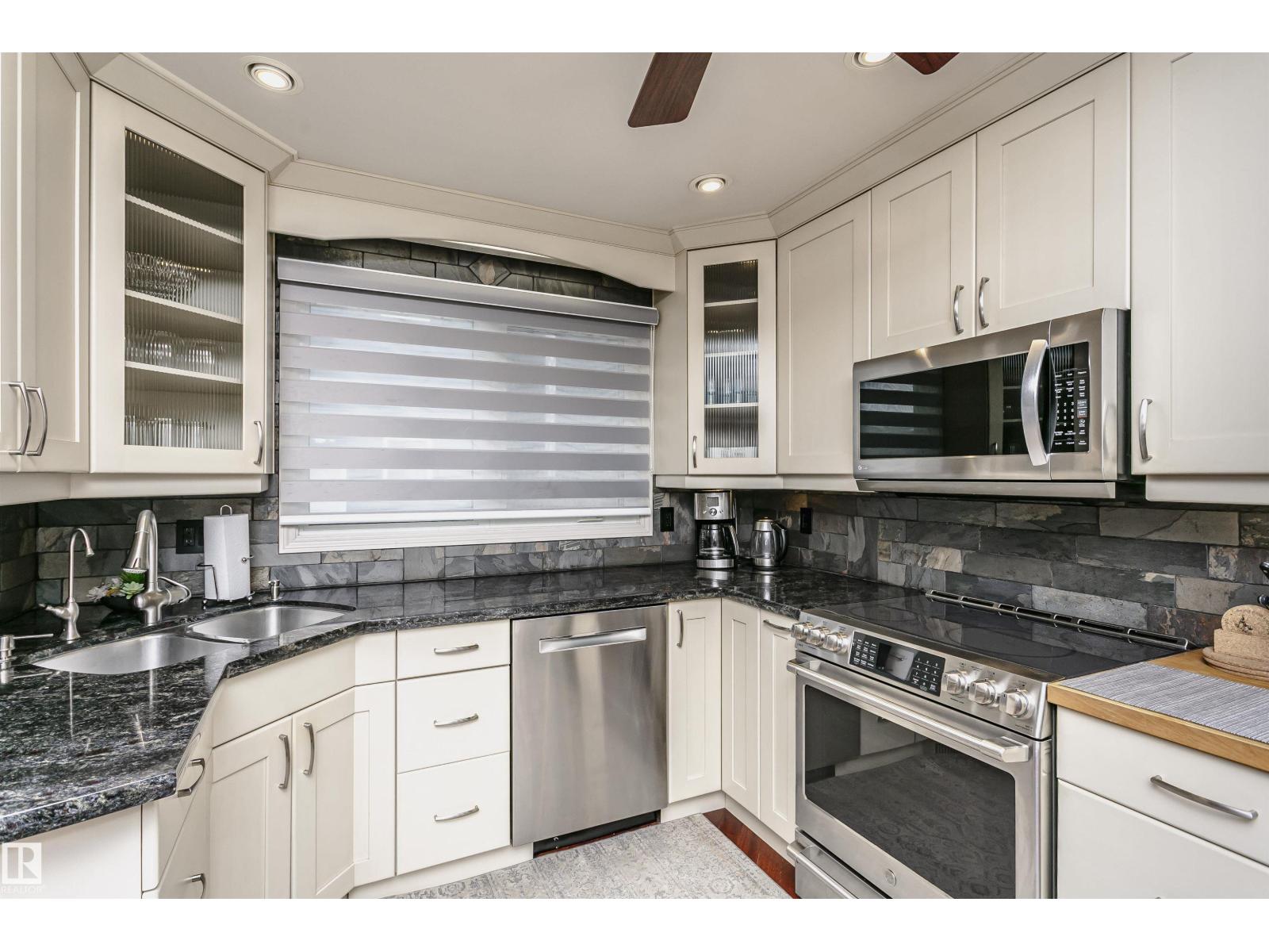 9831 185 ST NW - 17