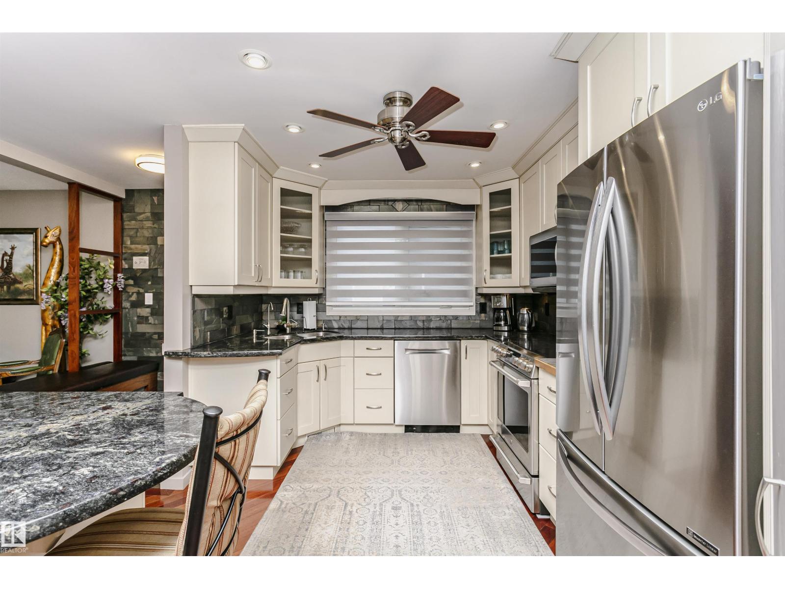 9831 185 ST NW - 13