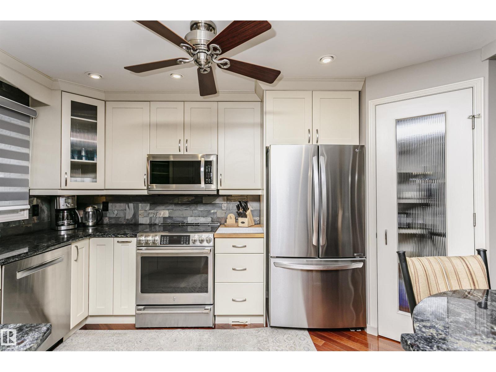 9831 185 ST NW - 16