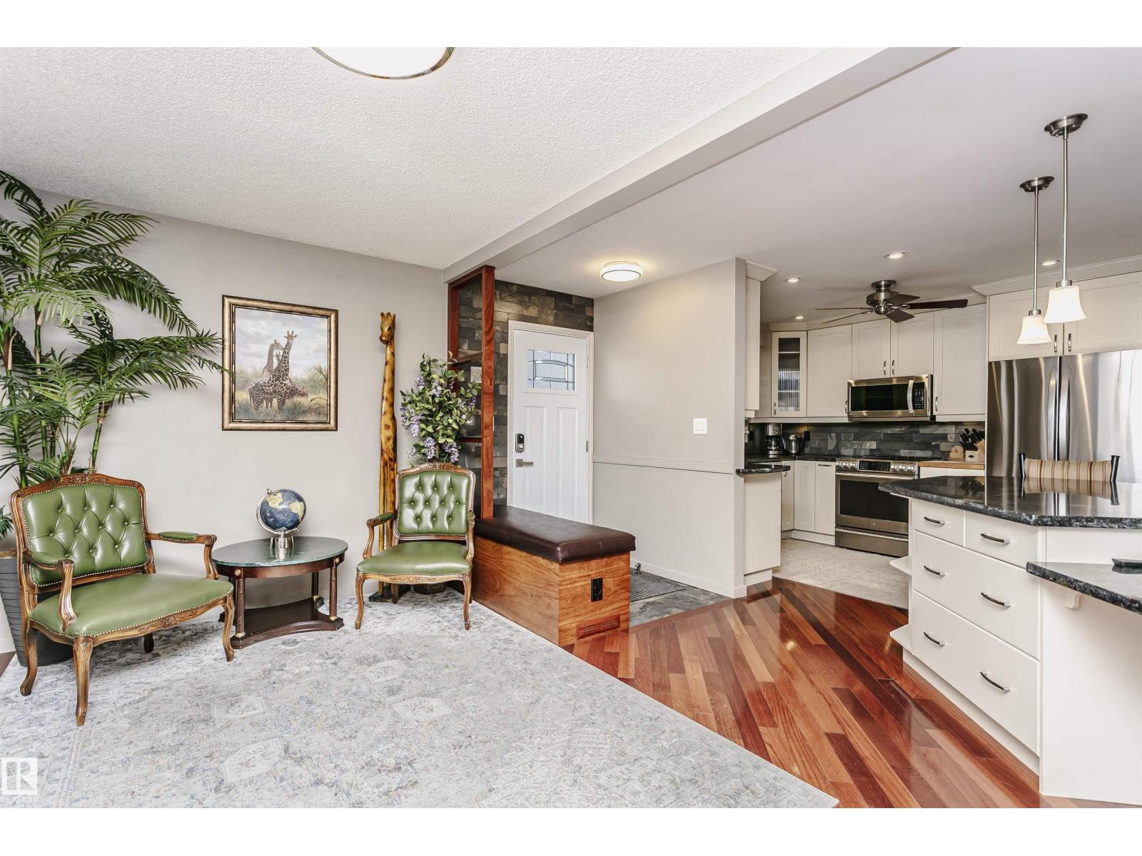 9831 185 ST NW - 7