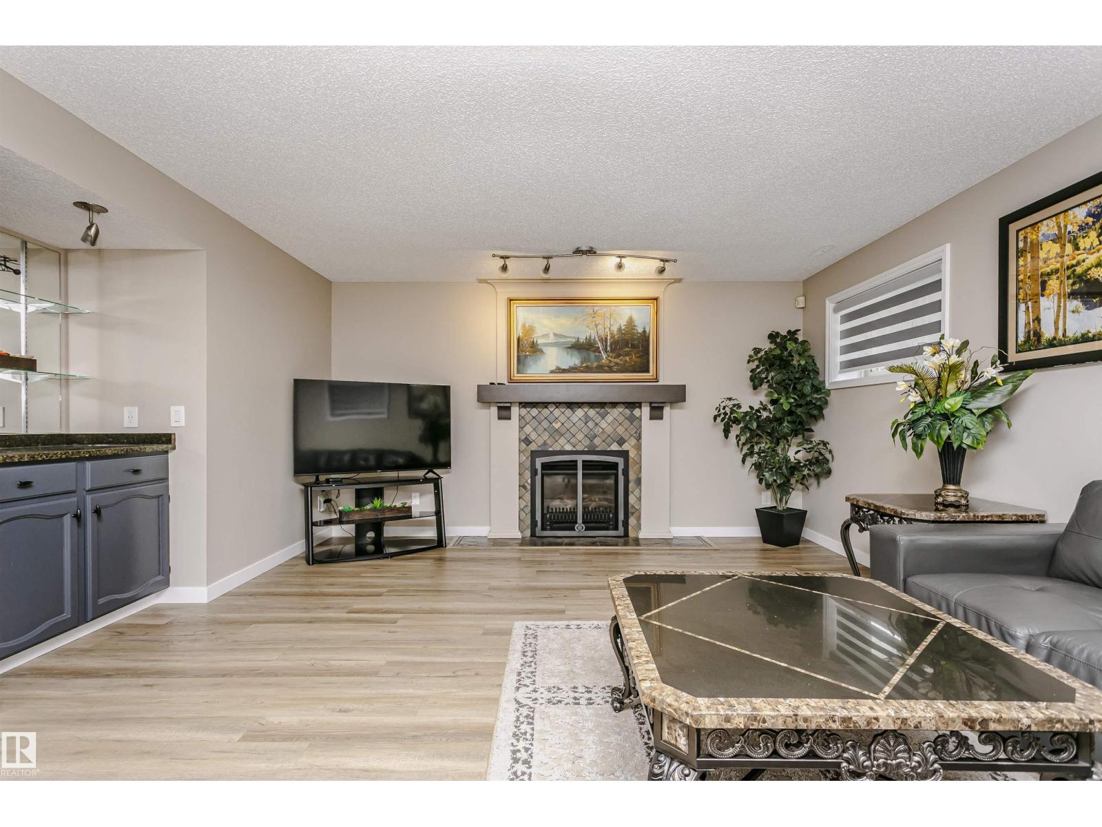 9831 185 ST NW - 45