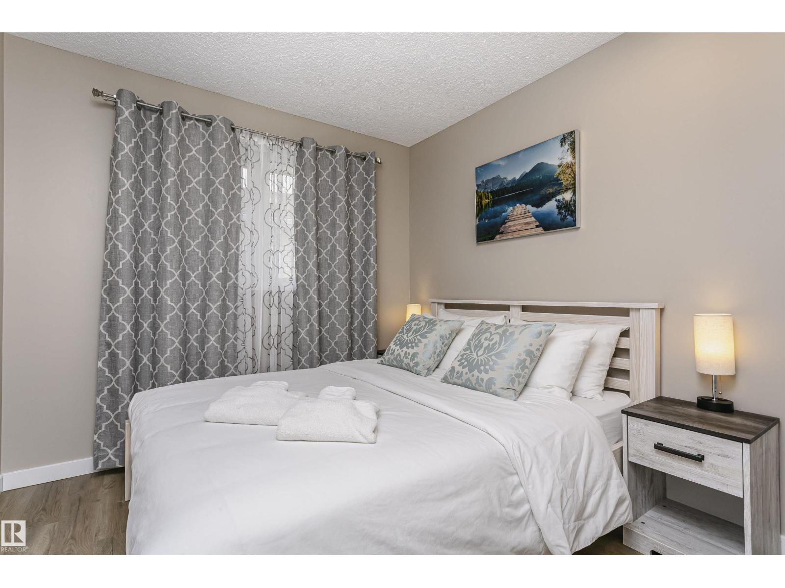 9831 185 ST NW - 38