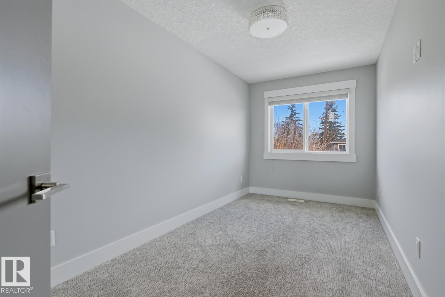 8144 78 AV NW - 35