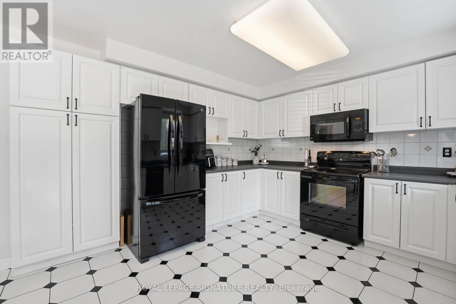 390 BINNS AVENUE - 7
