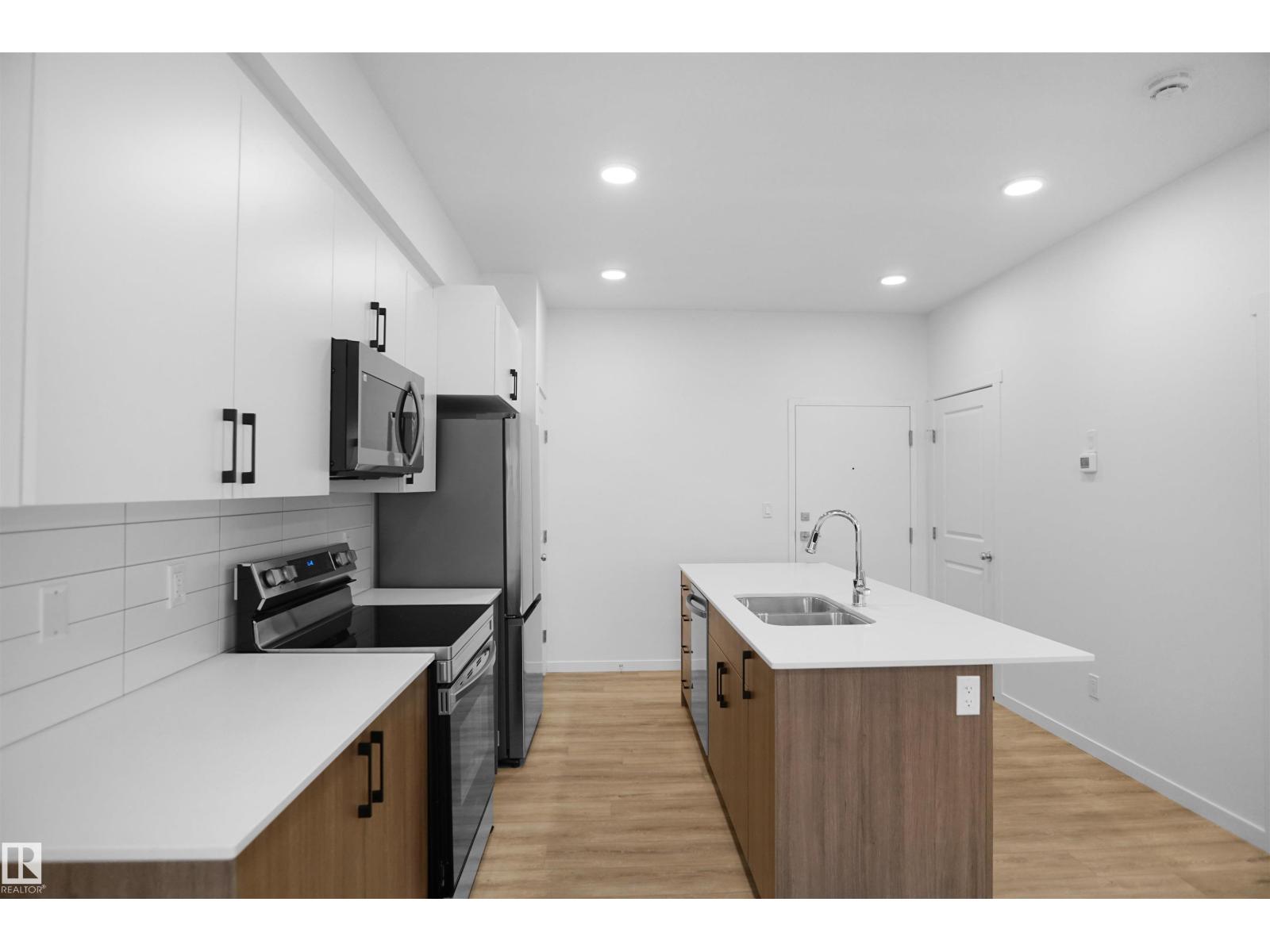 #101 3715 141 ST SW - 10