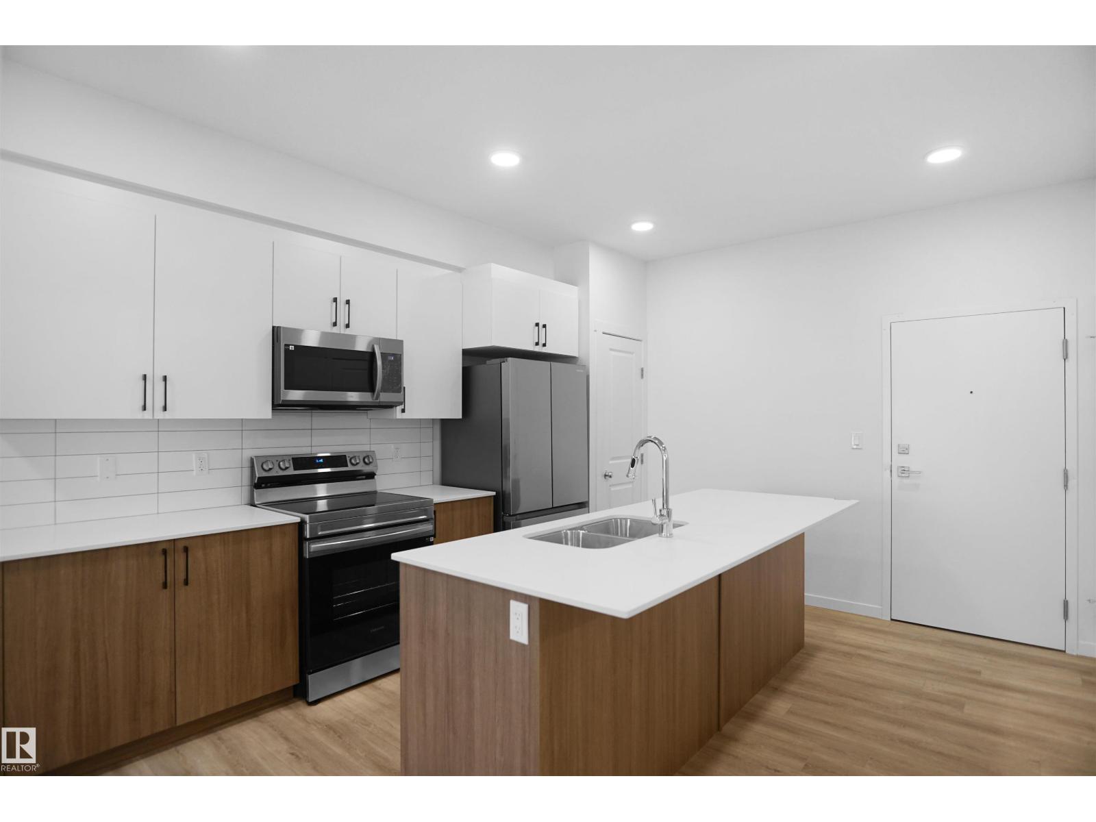 #101 3715 141 ST SW - 8