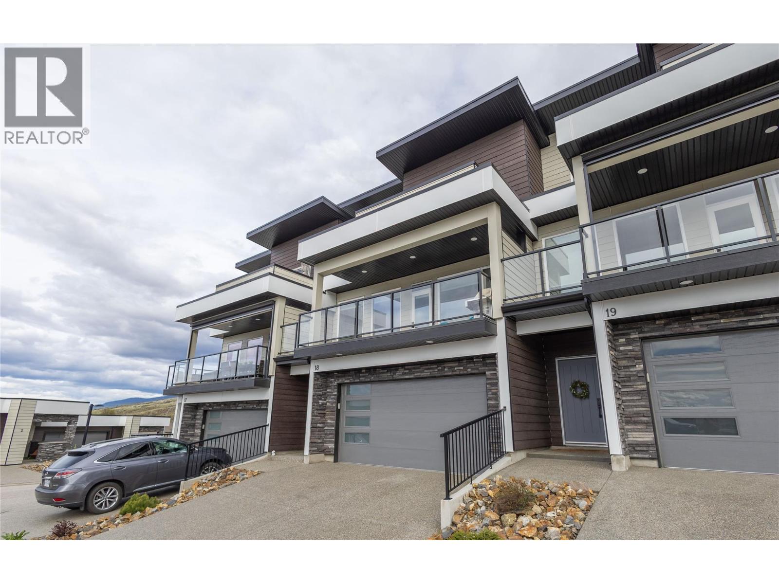 #18 1000 Mt. Robson Place - 44
