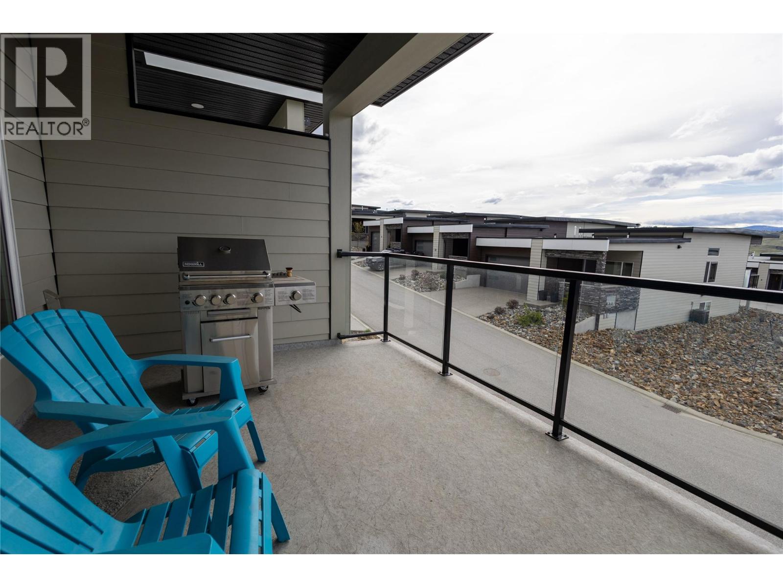 #18 1000 Mt. Robson Place - 15