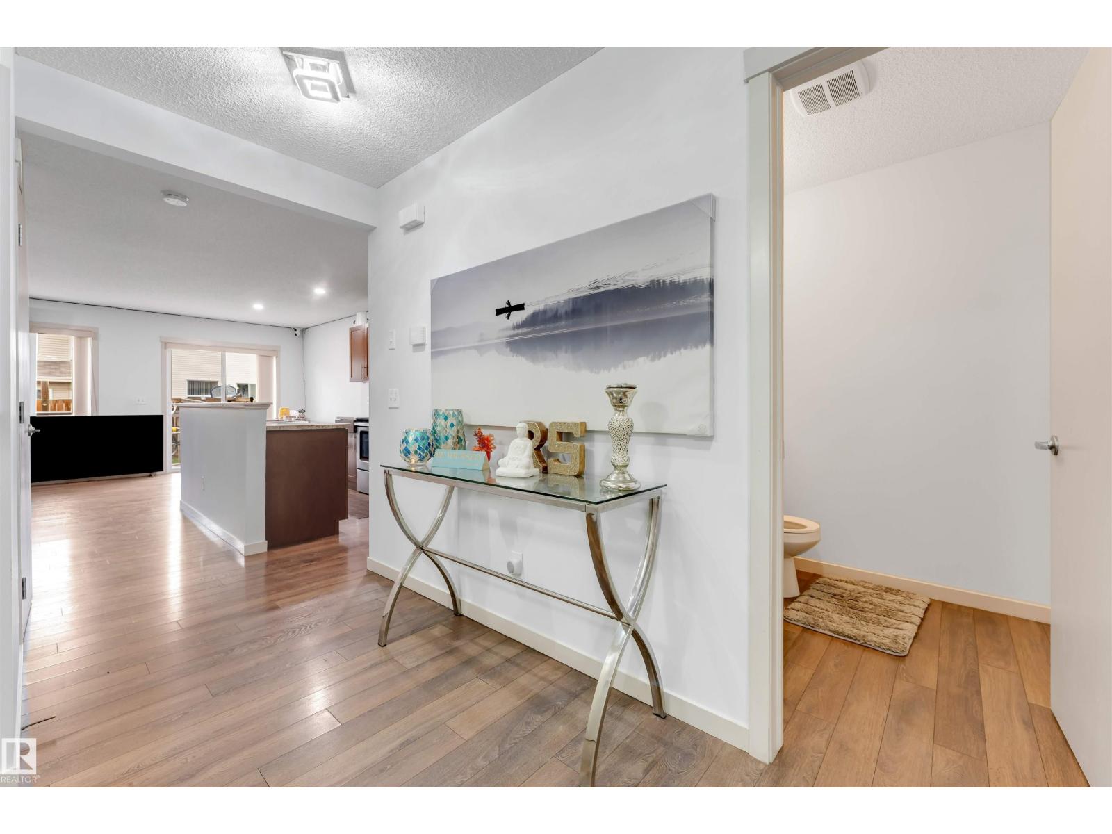 3048 16 AV NW, Edmonton