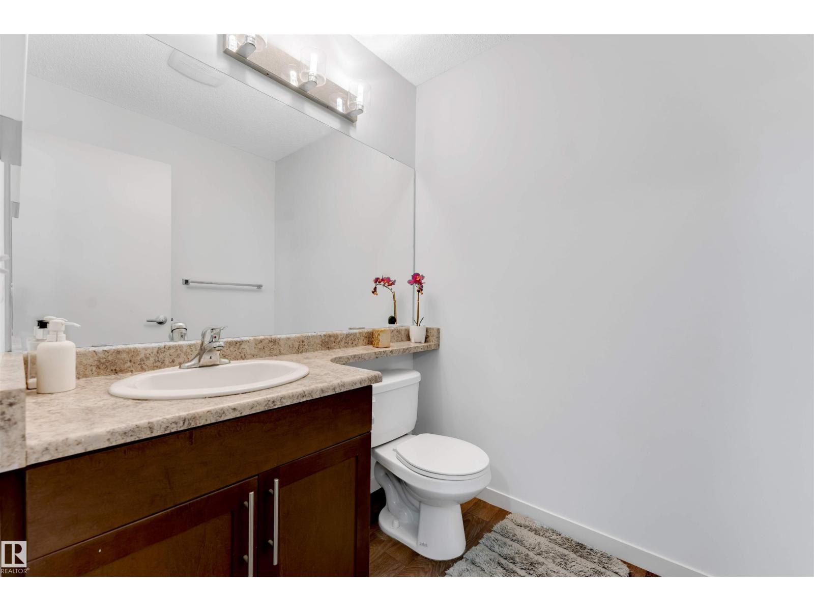 3048 16 AV NW, Edmonton