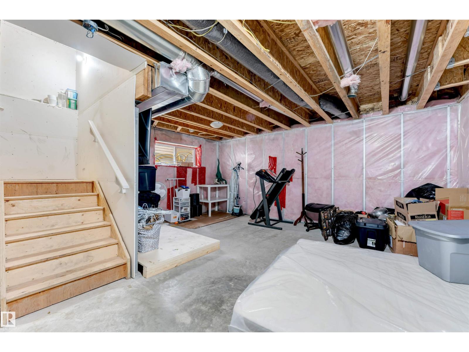 3048 16 AV NW, Edmonton