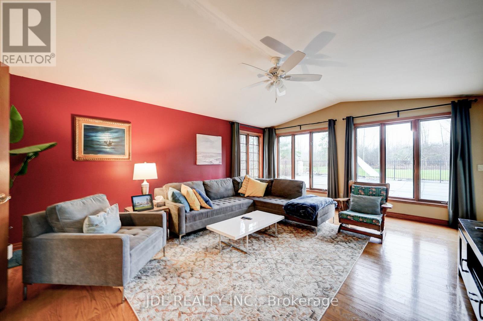 2033 NIAGARA RIVER PARKWAY - 23