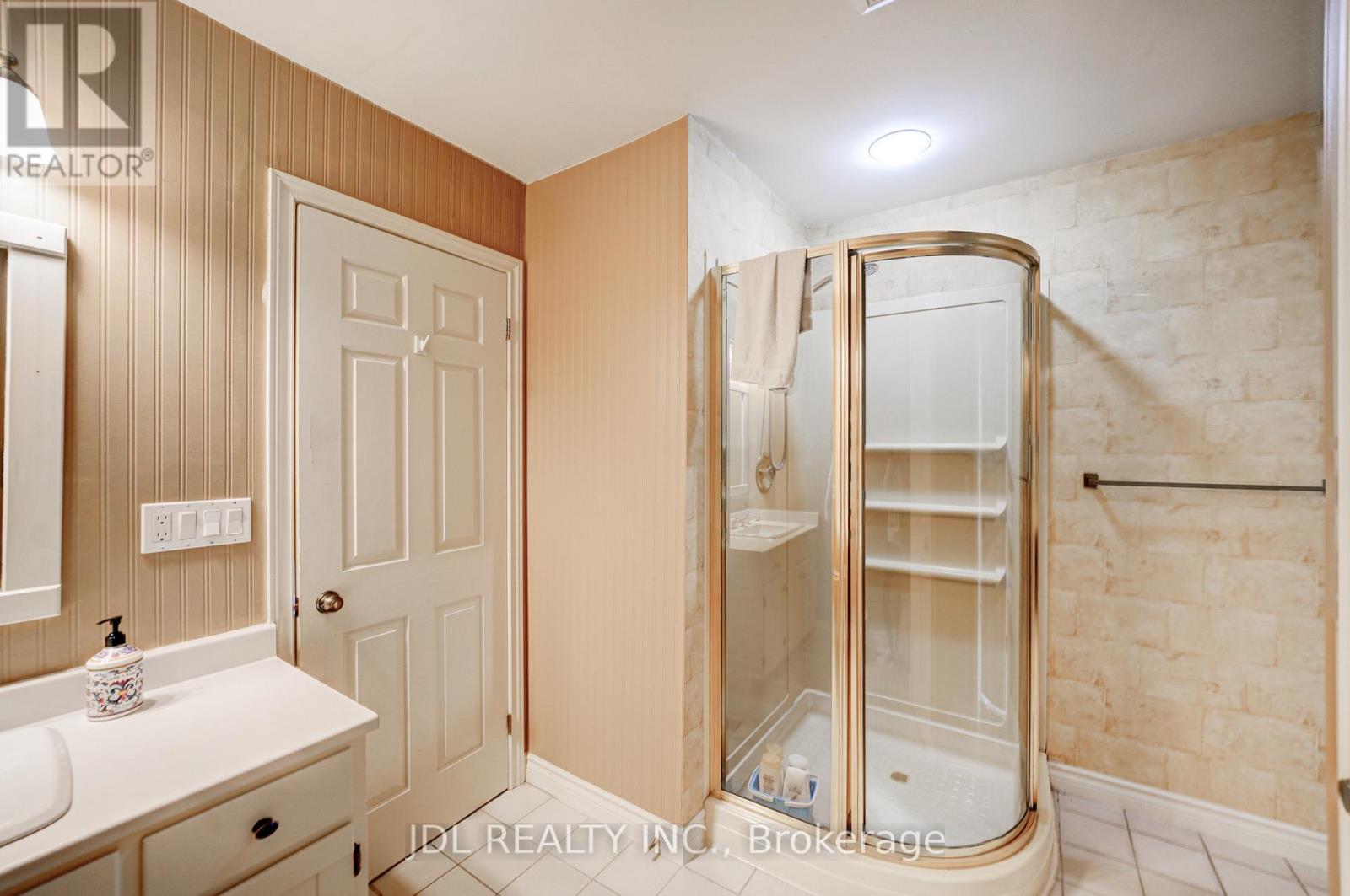 2033 NIAGARA RIVER PARKWAY - 34