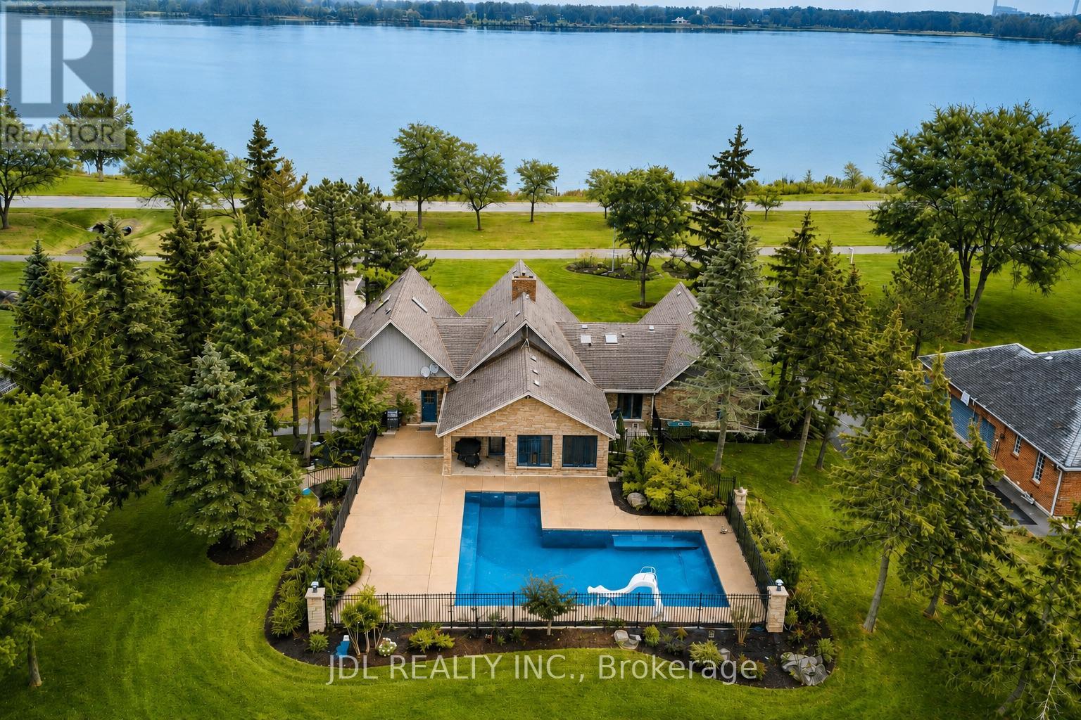 2033 NIAGARA RIVER PARKWAY - 4