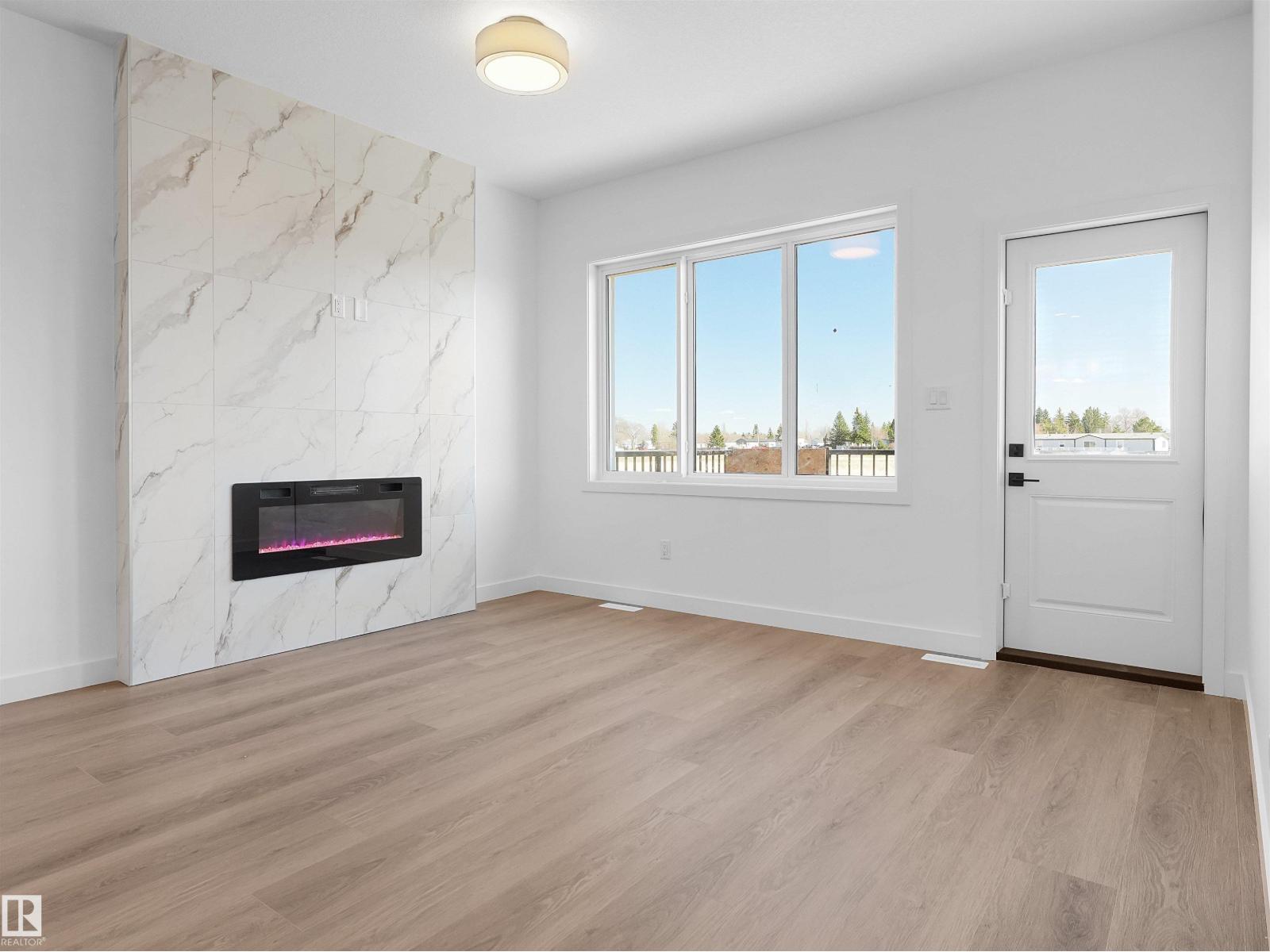 5225 47 Ave - 20