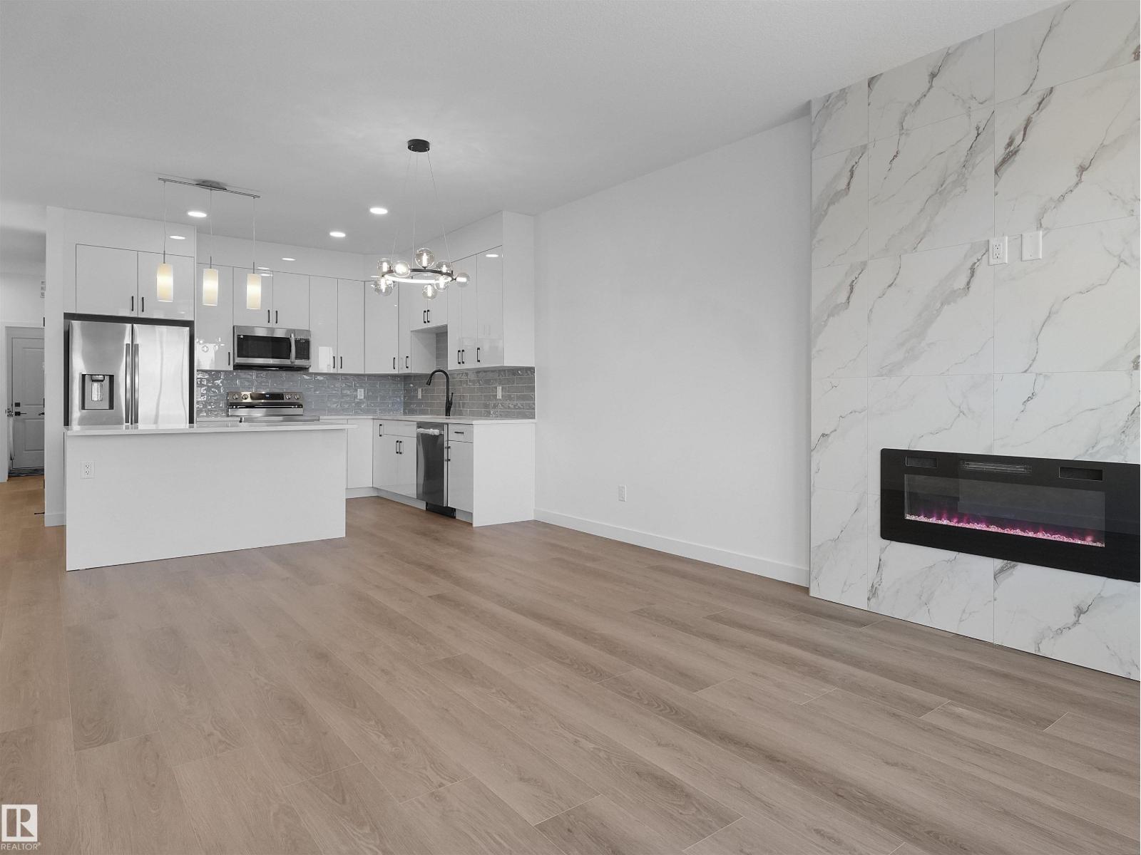 5225 47 Ave - 21