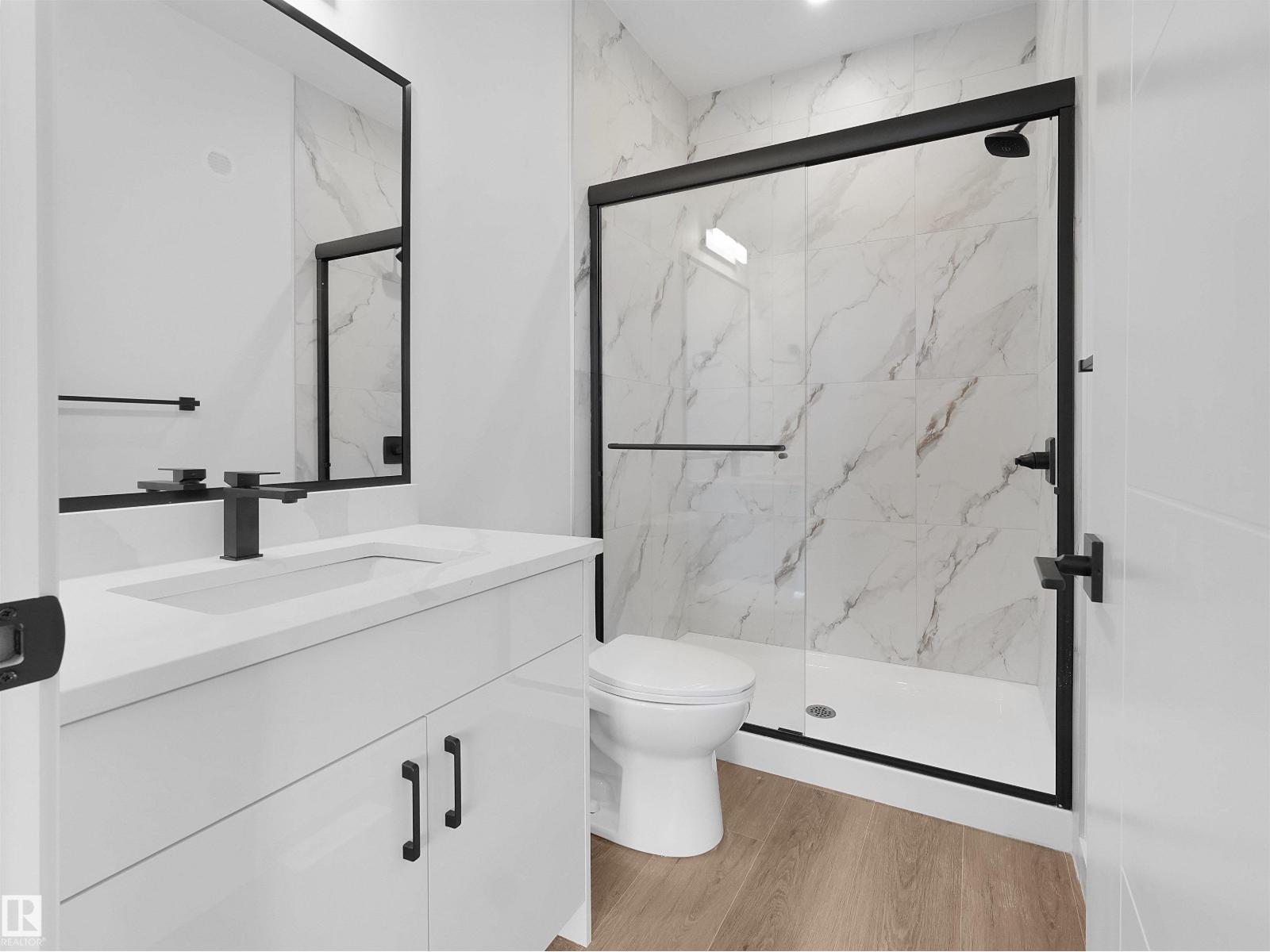 5225 47 Ave - 27