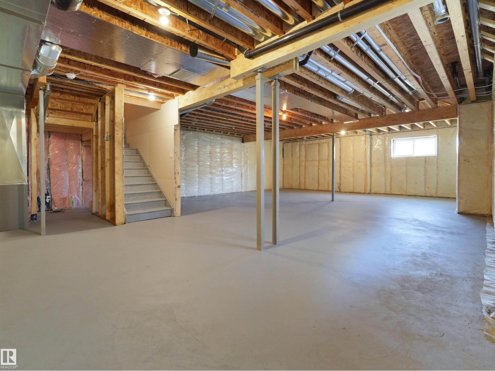 5225 47 Ave - 30