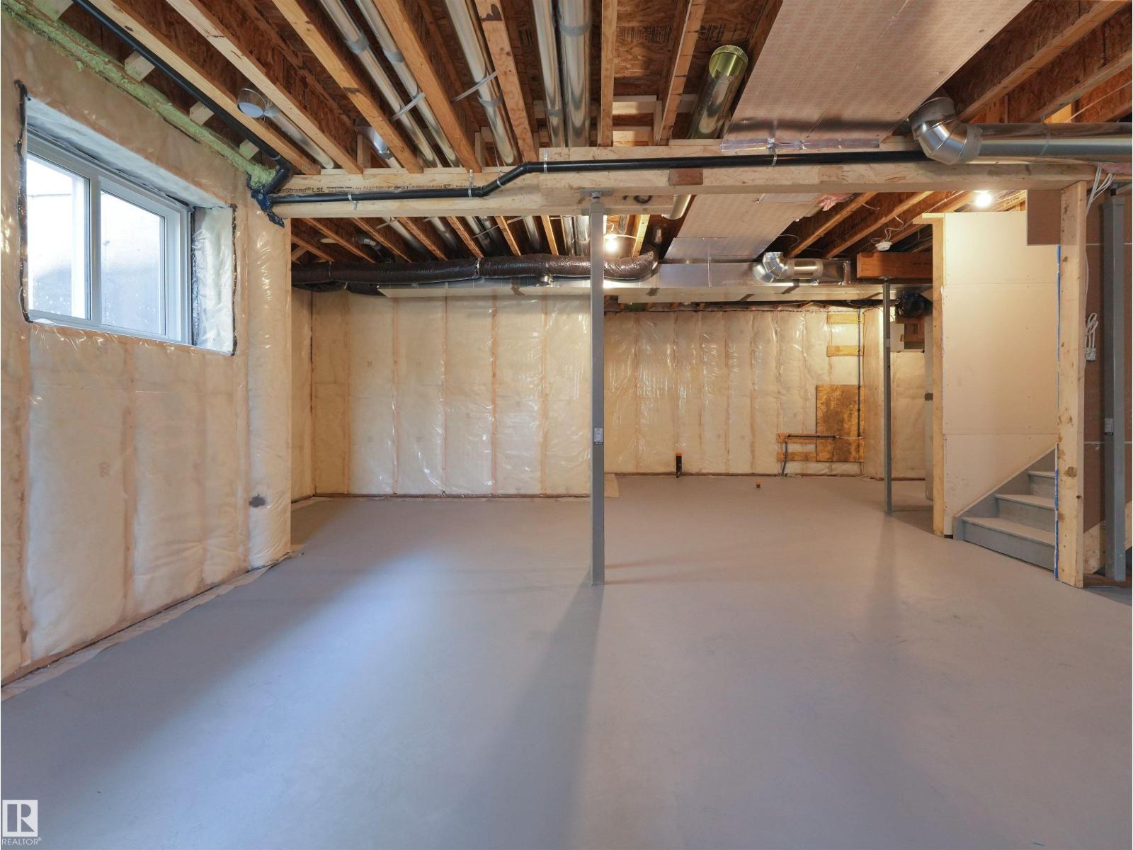 5225 47 Ave - 34