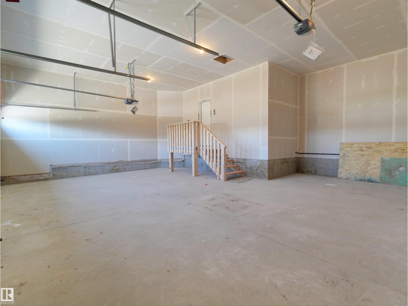 5225 47 Ave - 36