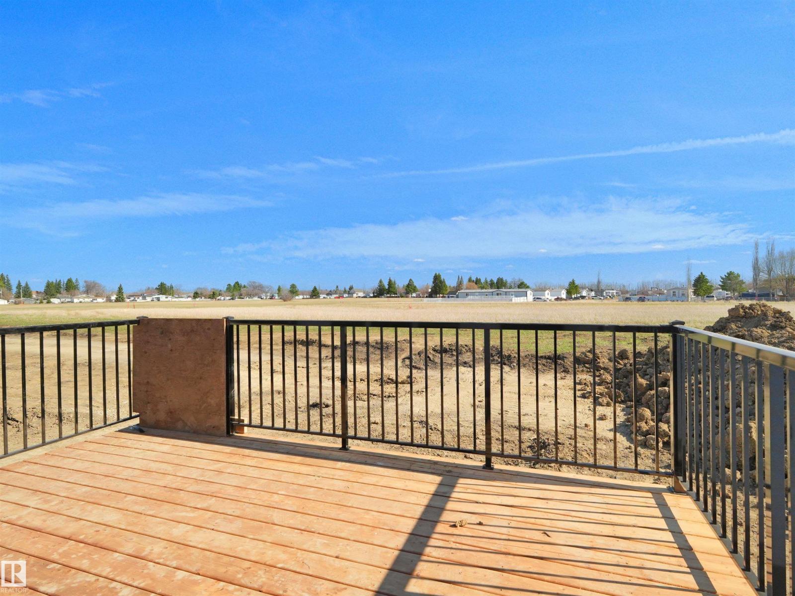 5225 47 Ave - 37
