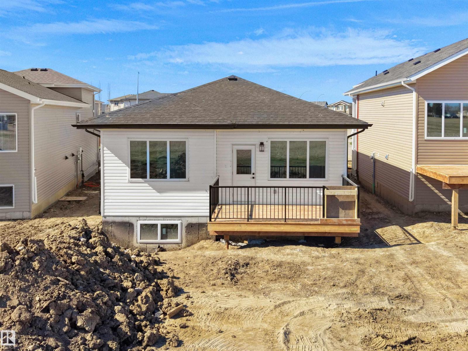 5225 47 Ave - 38