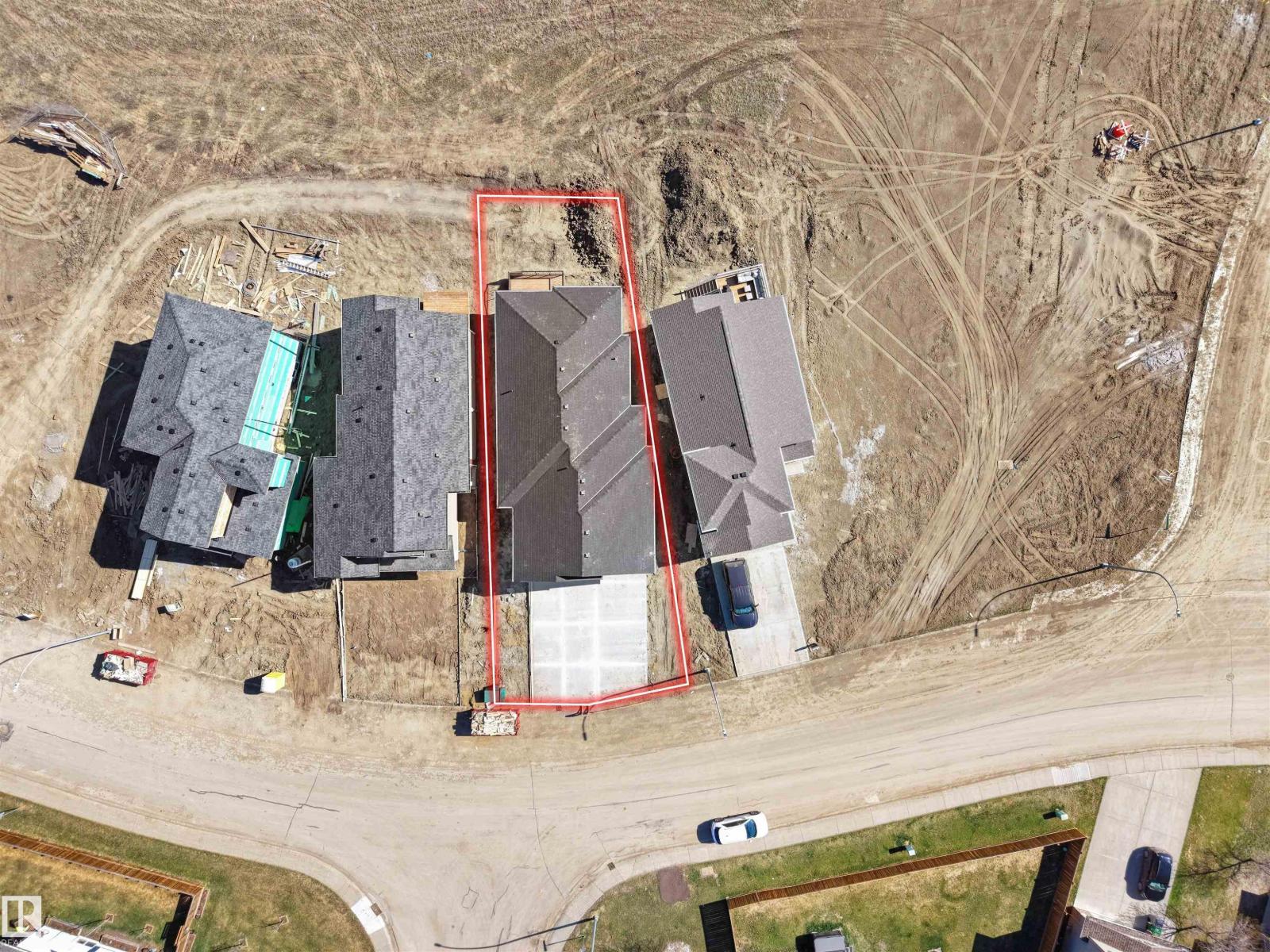 5225 47 Ave - 40