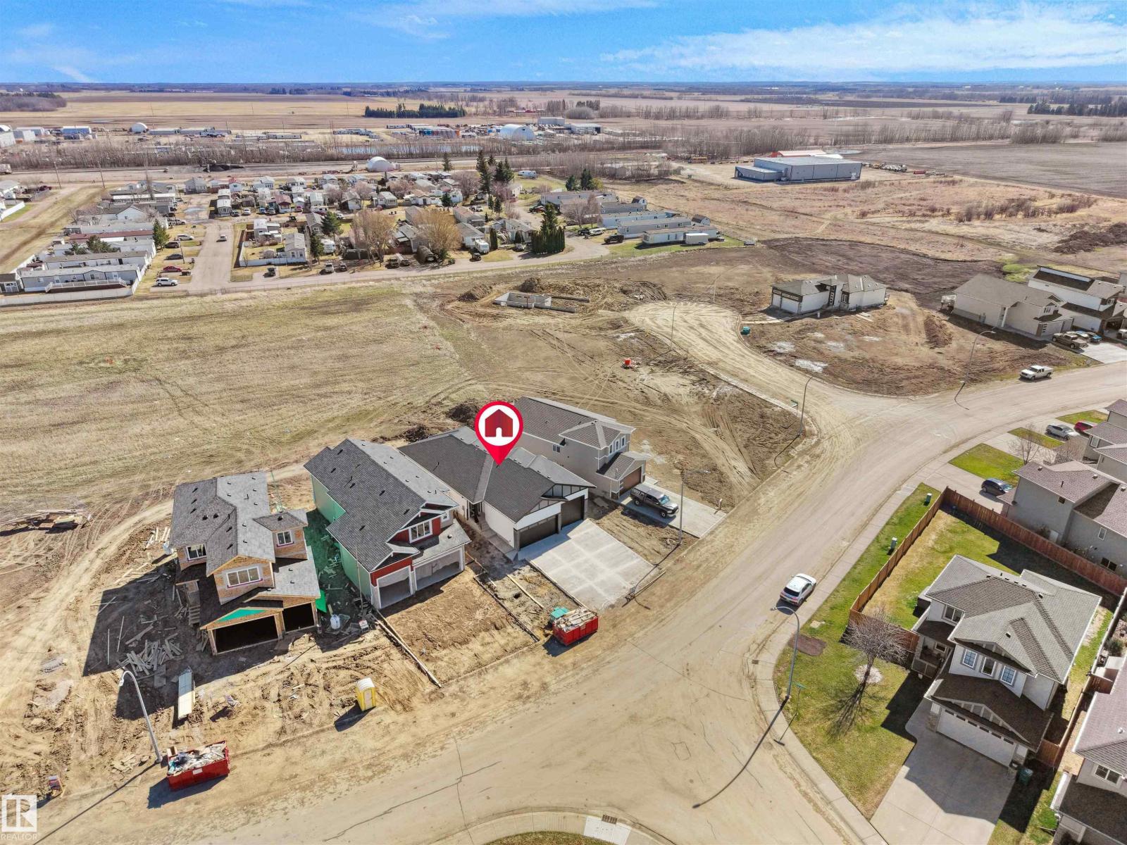 5225 47 Ave - 41