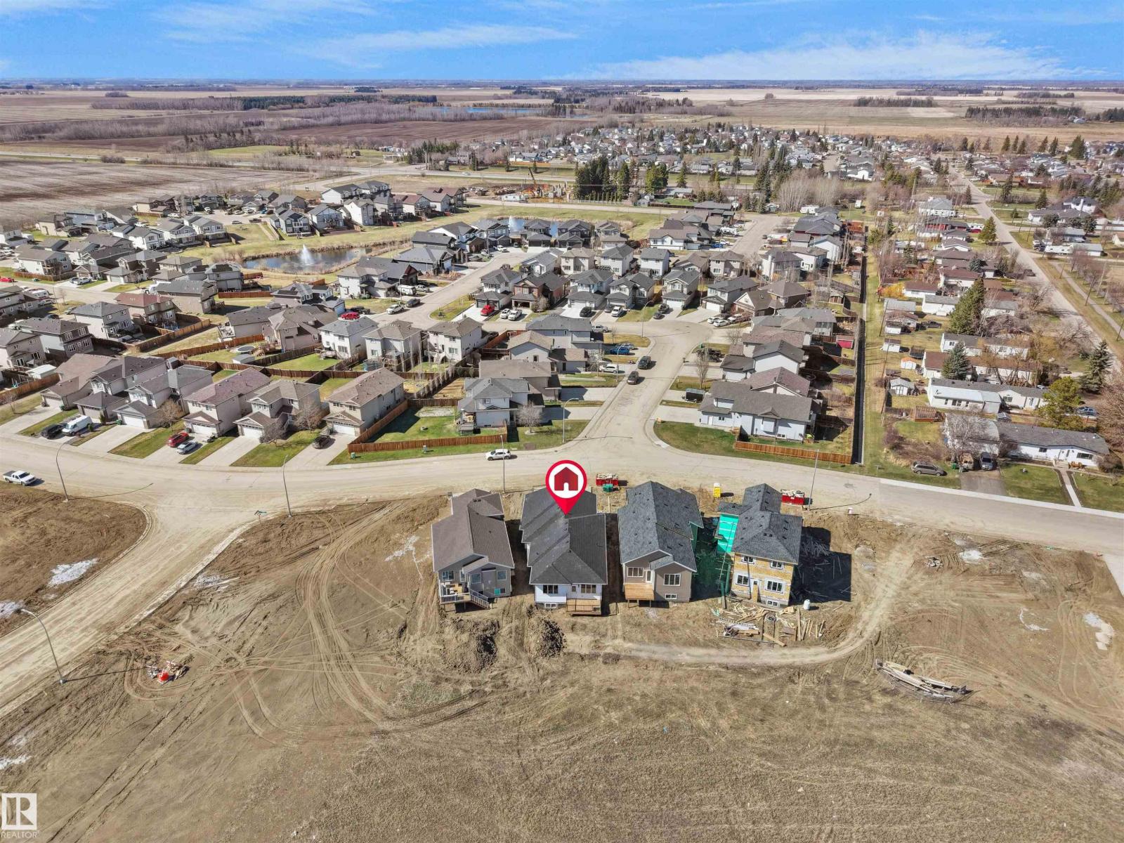 5225 47 Ave - 43