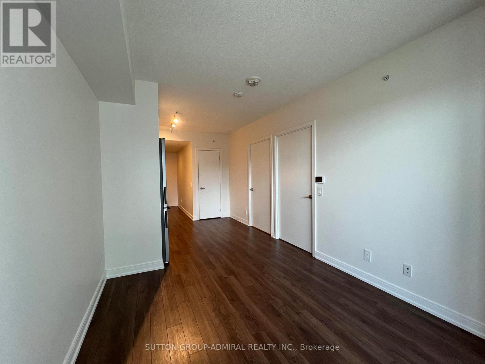 #711 30 SAMUEL WOOD WAY - 8
