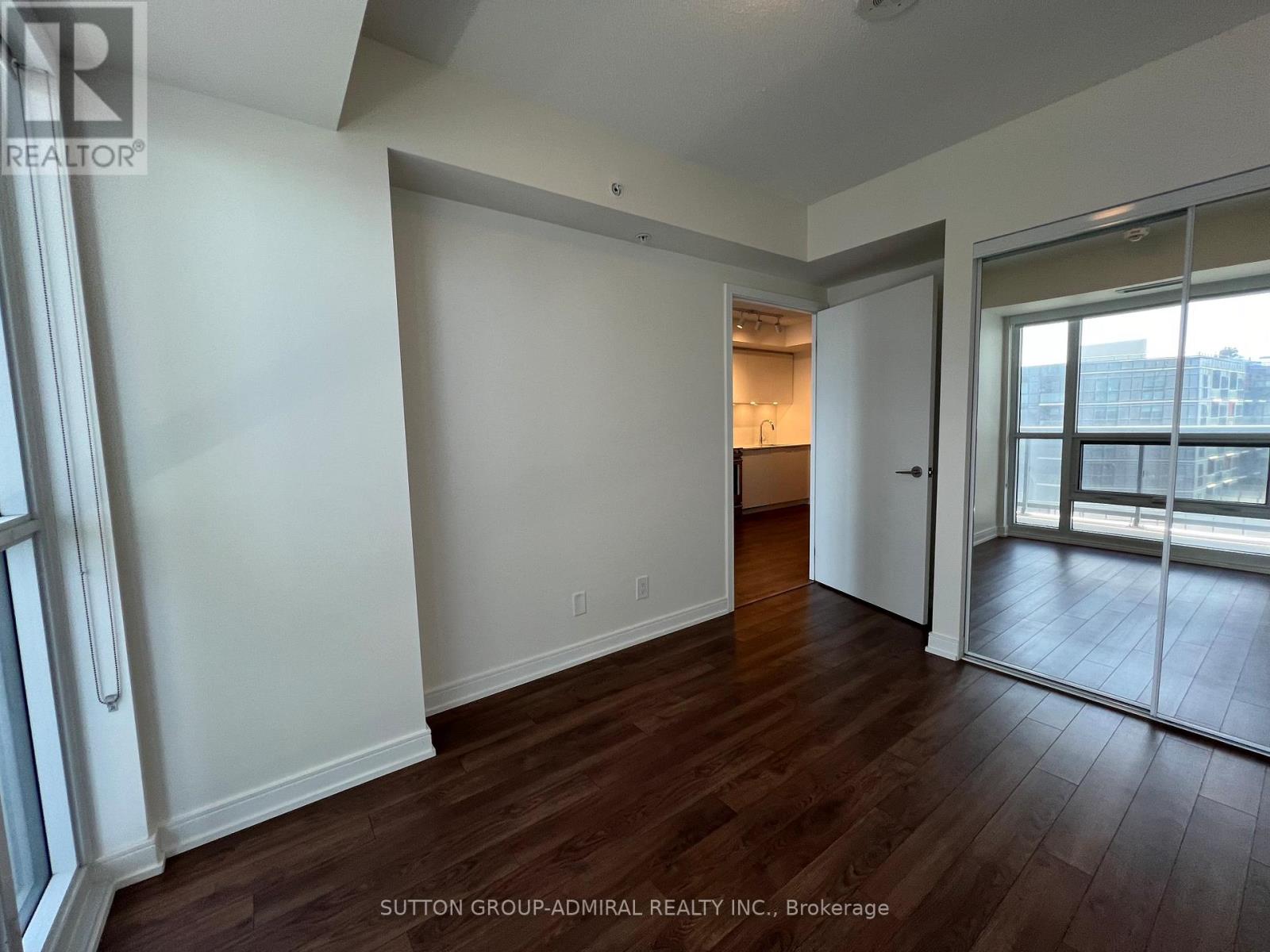 #711 30 SAMUEL WOOD WAY - 9