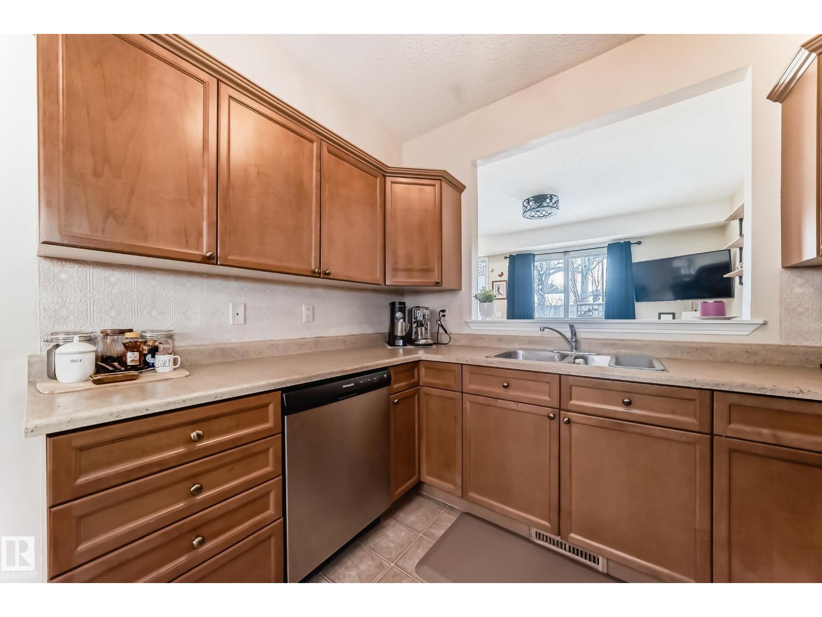 12308 117 AV NW, Edmonton