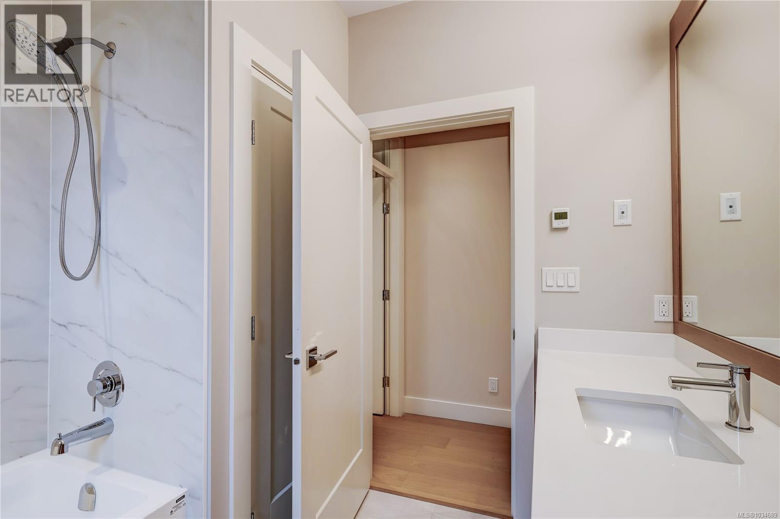 428 Craig St - 17