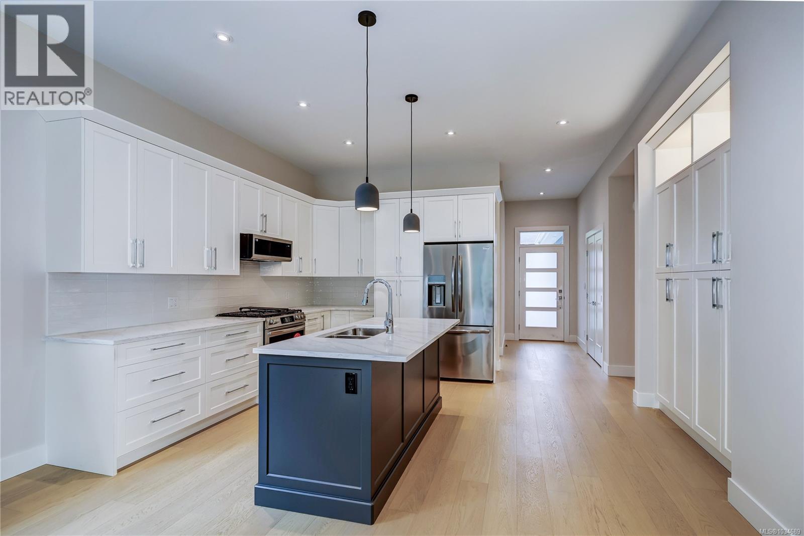 428 Craig St - 7
