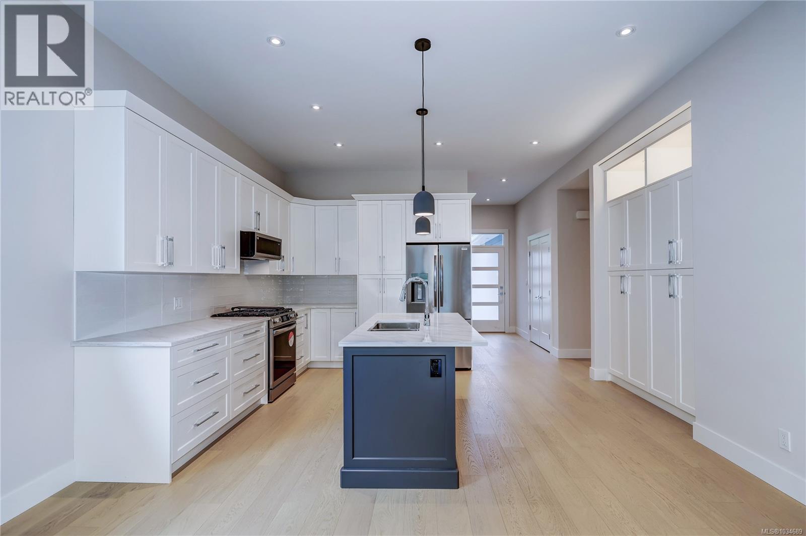 428 Craig St - 8