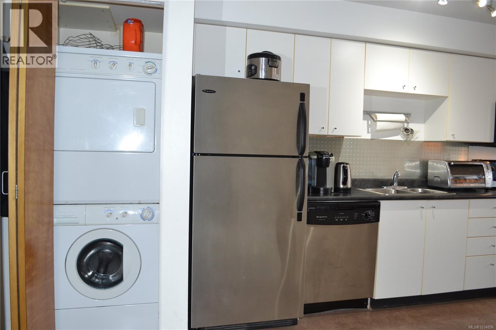 #208 932 Johnson St - 12