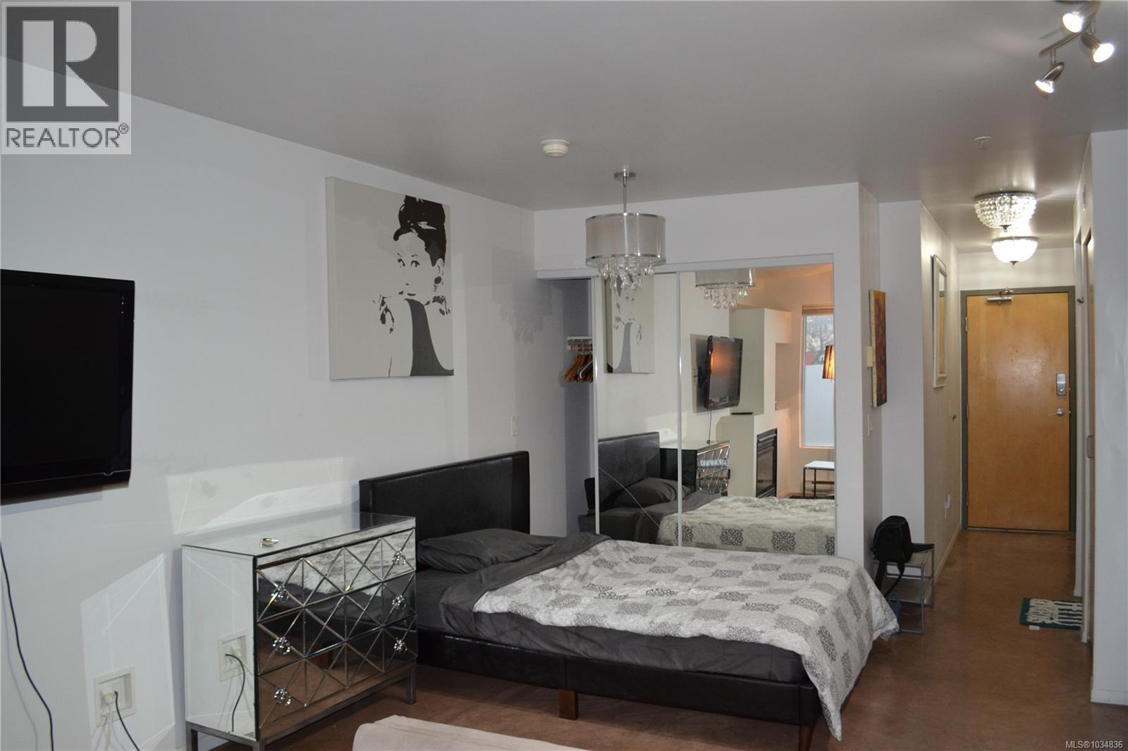 #208 932 Johnson St - 3