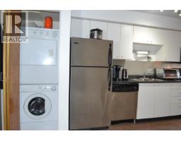 208 932 Johnson St, Victoria, BC V8V3N4 Photo 12