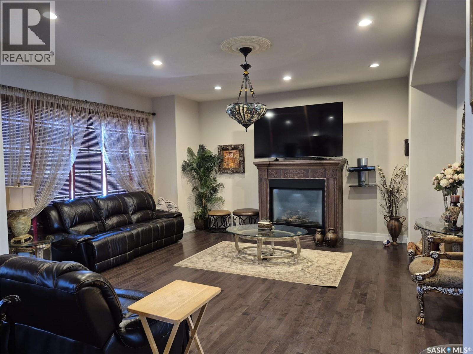 319 Roy CRESCENT - 34