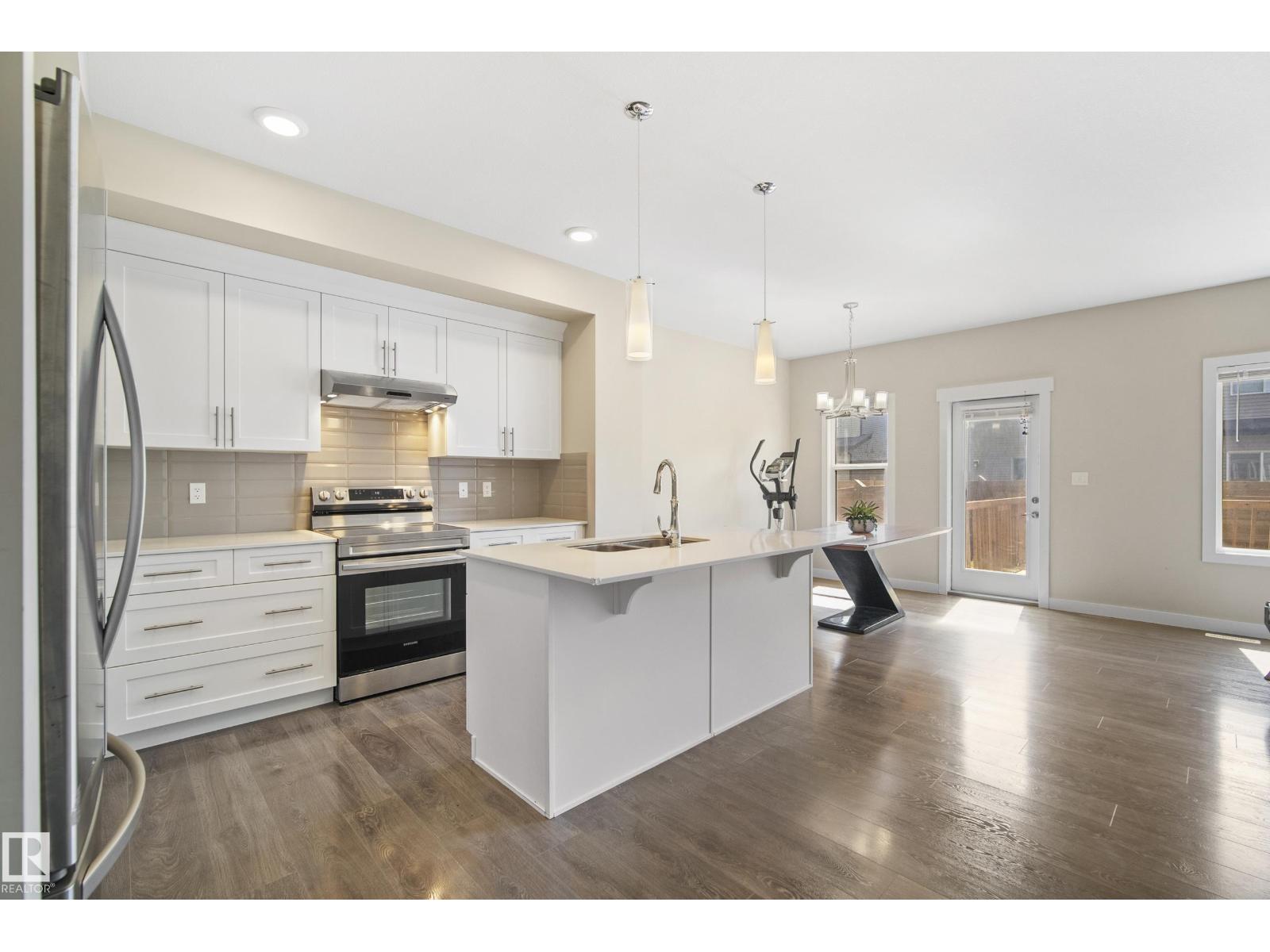 2456 KELLY CIRCLE CI SW, Edmonton