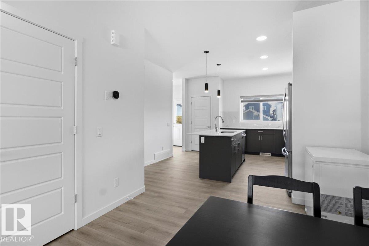 3323 ERLANGER BN NW, Edmonton