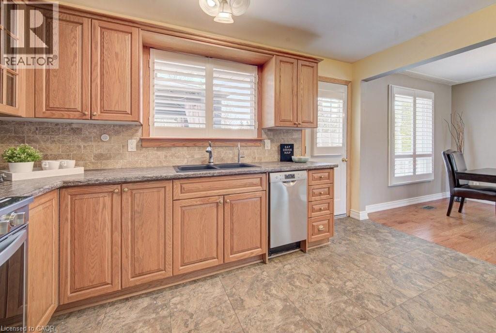 682 GLEN FORREST Boulevard - 12