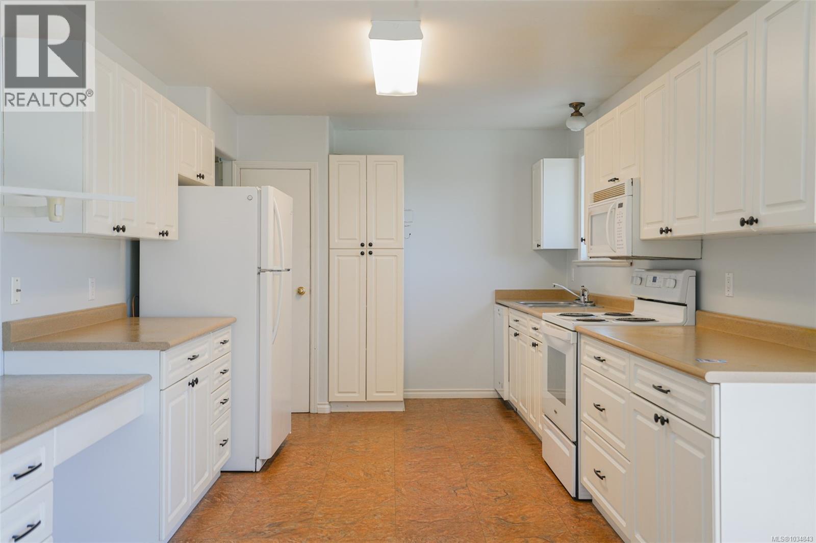 4594 Alwyn St - 15