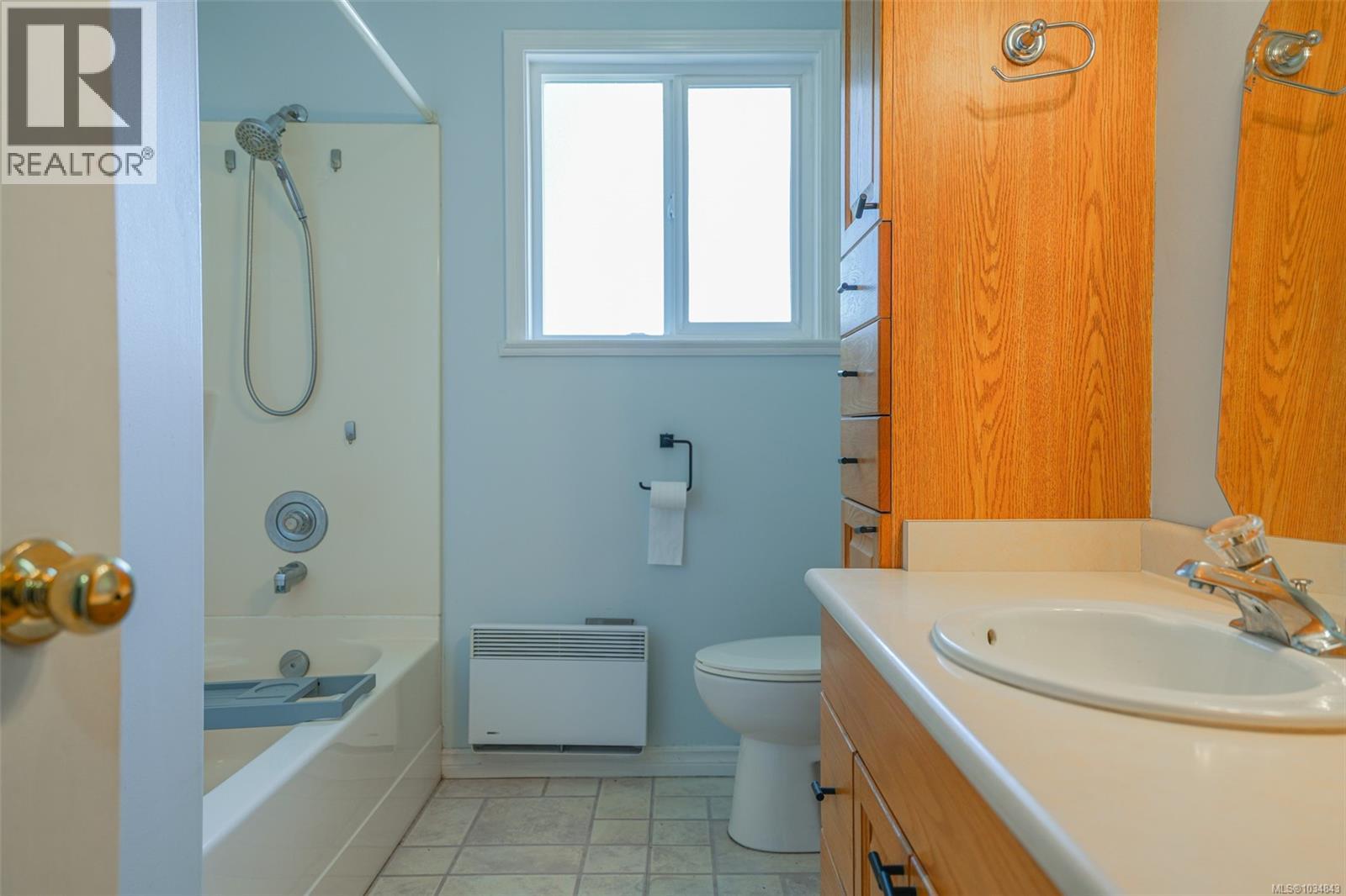 4594 Alwyn St - 22