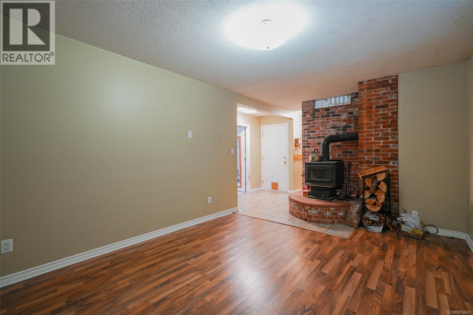 4594 Alwyn St - 24