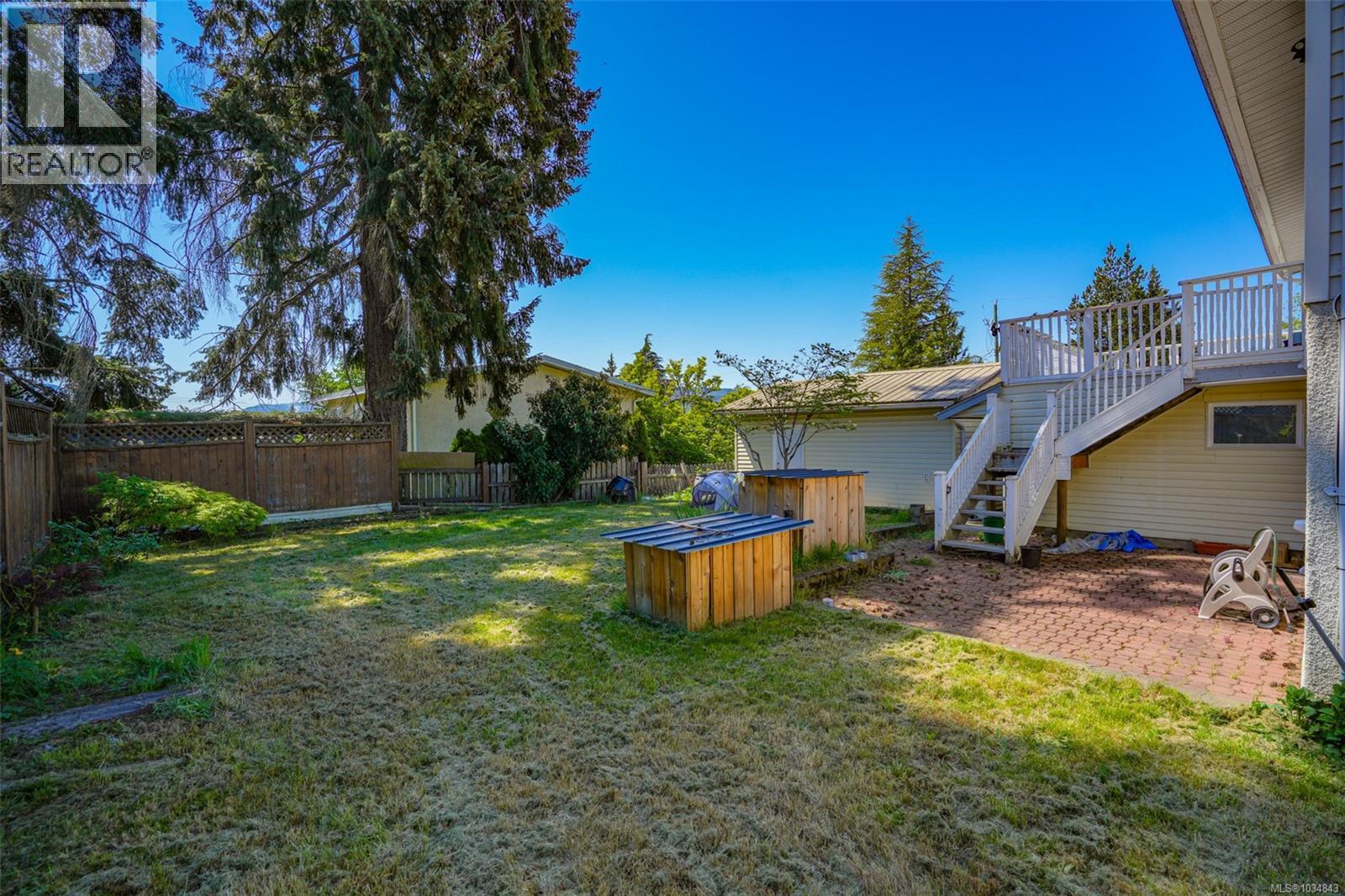 4594 Alwyn St - 7