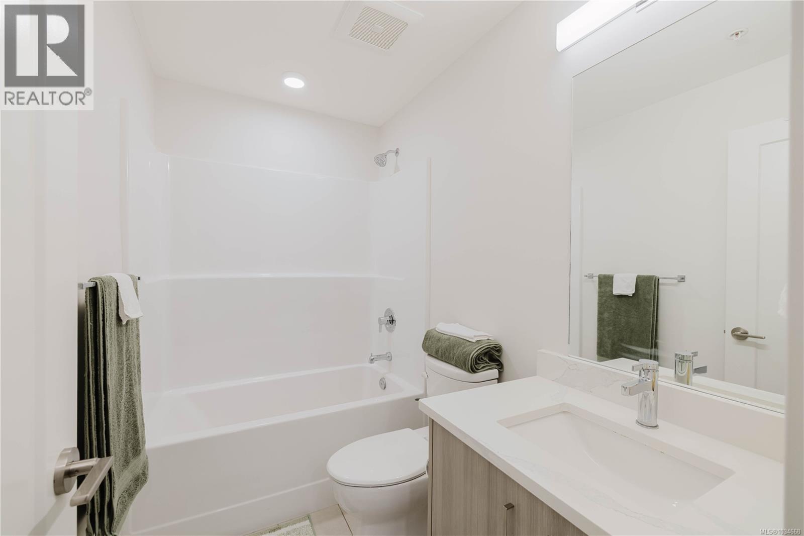 #202 707 Treanor Ave - 13