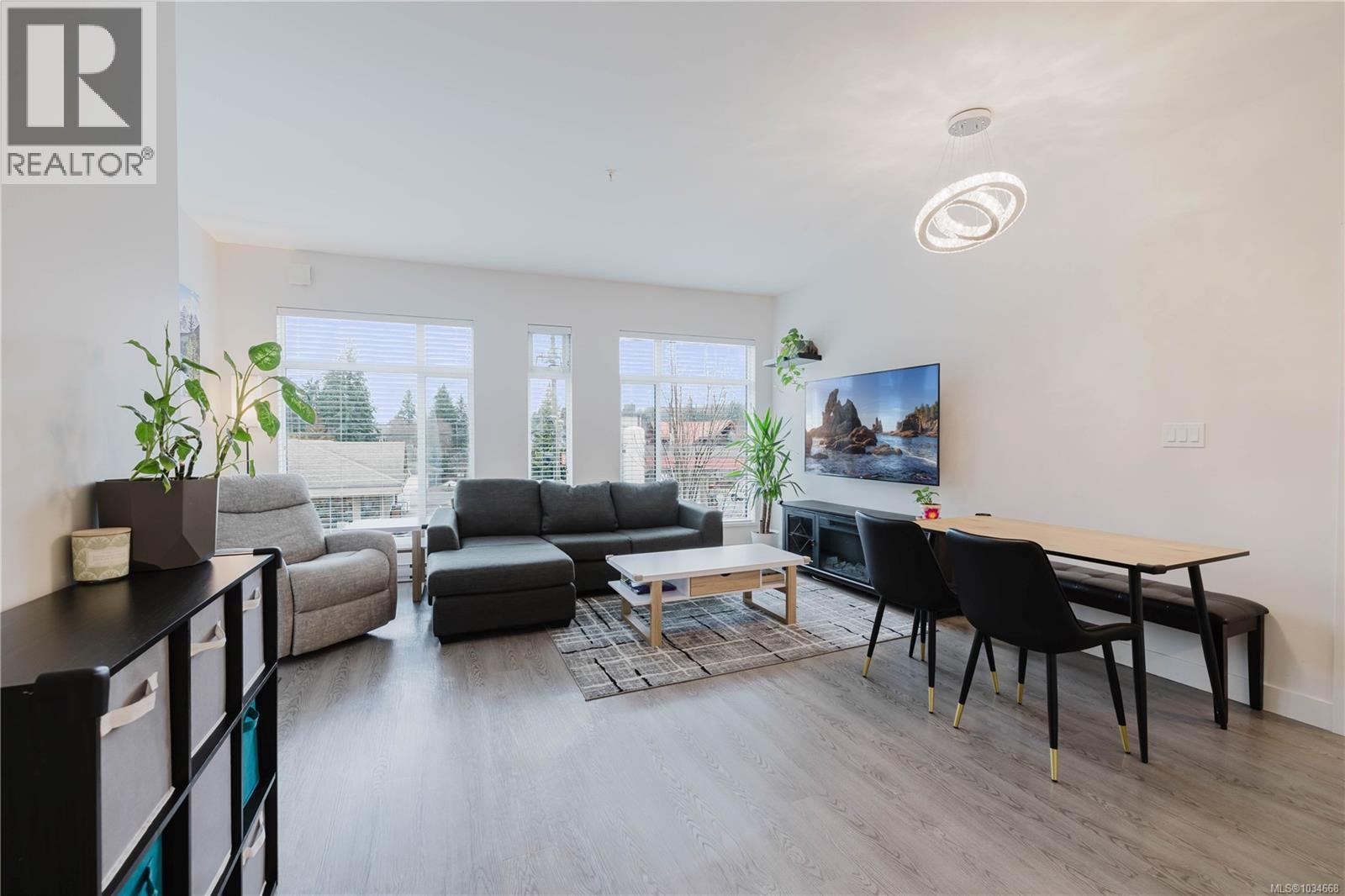 #202 707 Treanor Ave - 2