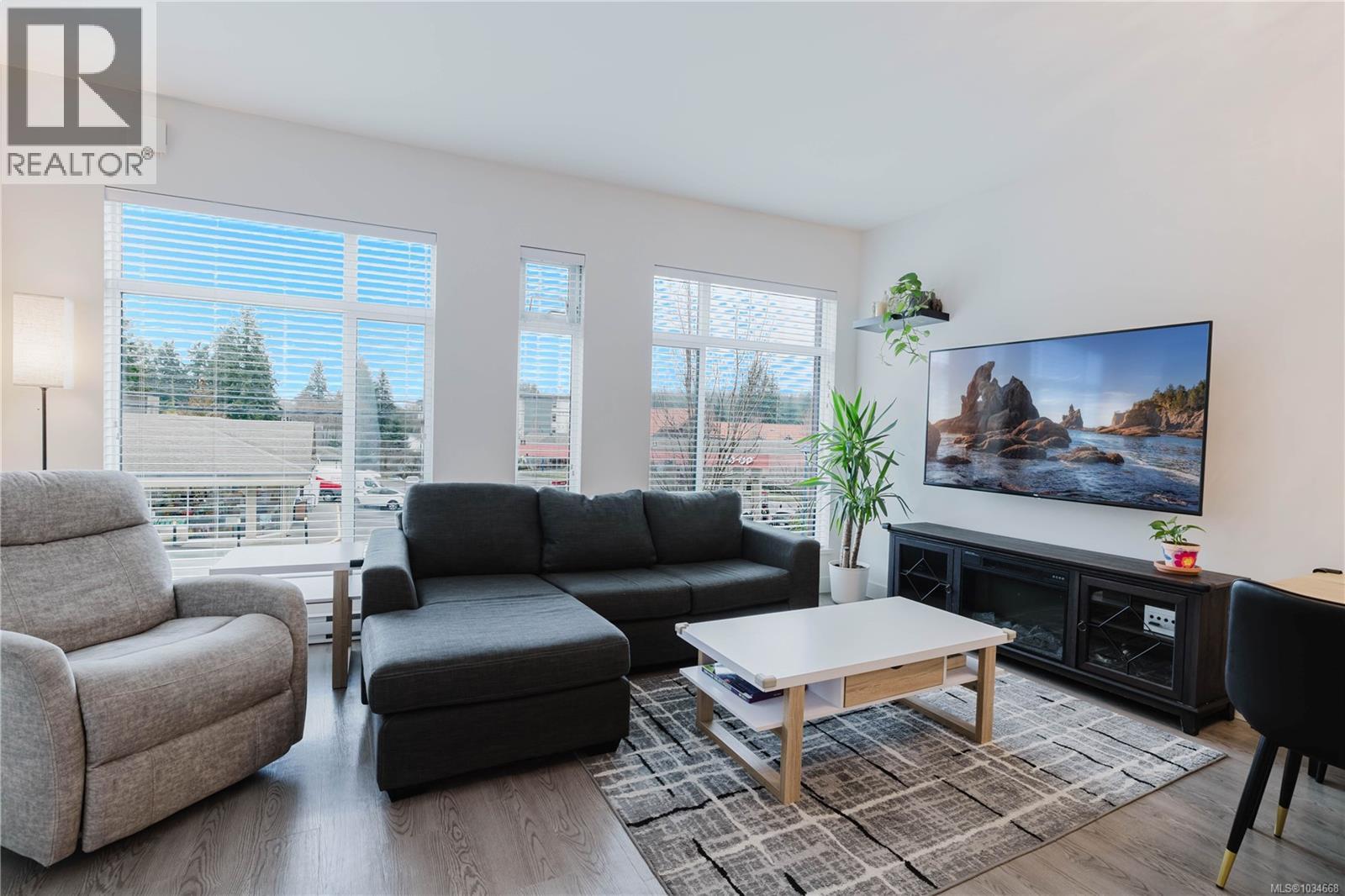 #202 707 Treanor Ave - 3