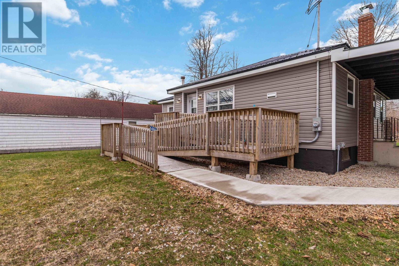 6486 Highway 3 - 5